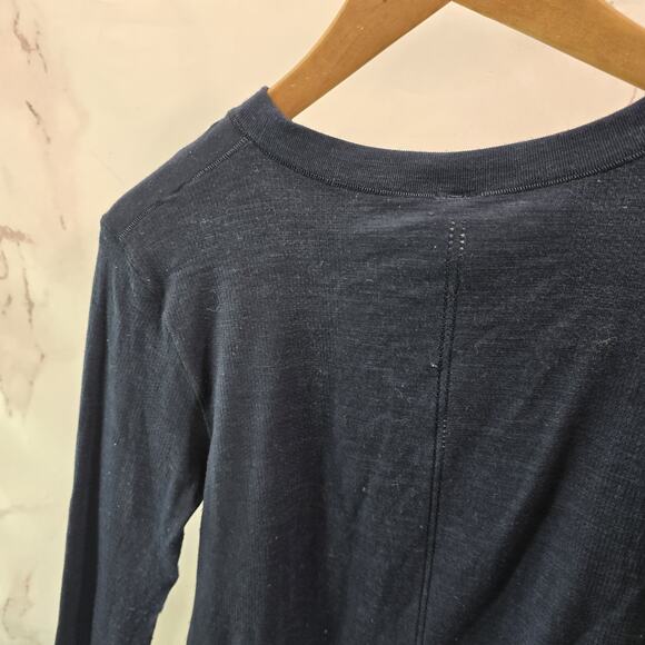 Athleta Shirt Womens Medium Navy Blue Merino Wool Baselayer Thumb Holes - Picture 6 of 11